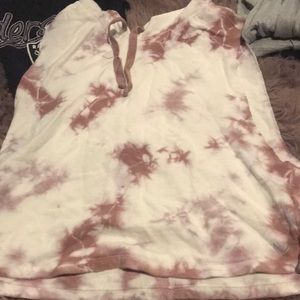 Cute cropped muscle shirt